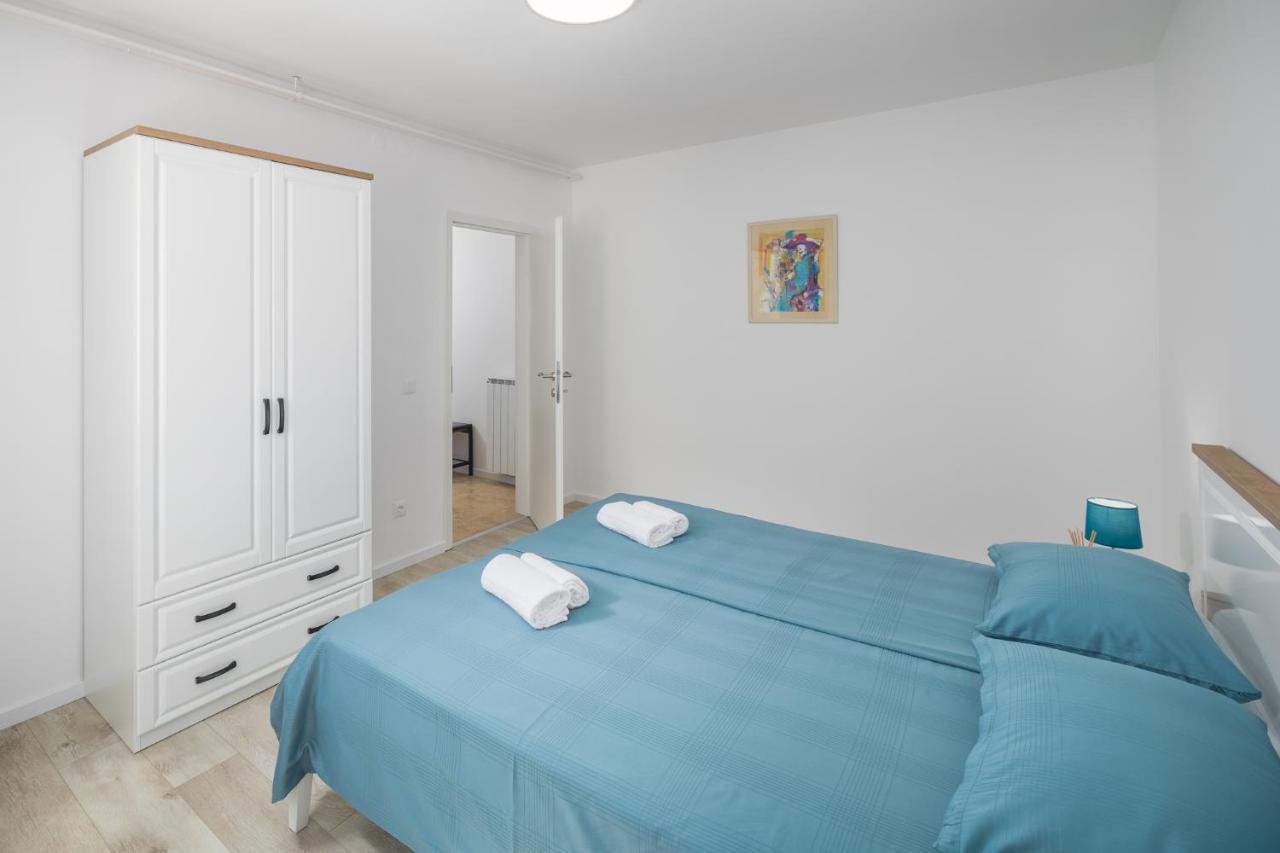 Nina Poreč Buitenkant foto